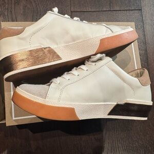 Dolce Vita Cream & Tan Low-Top Sneakers with Metallic Copper Accents